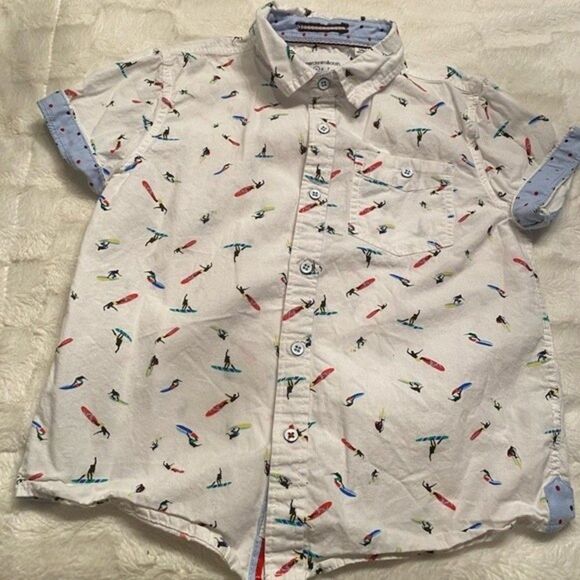 28. Surf button down shirt - Picture 1 of 3